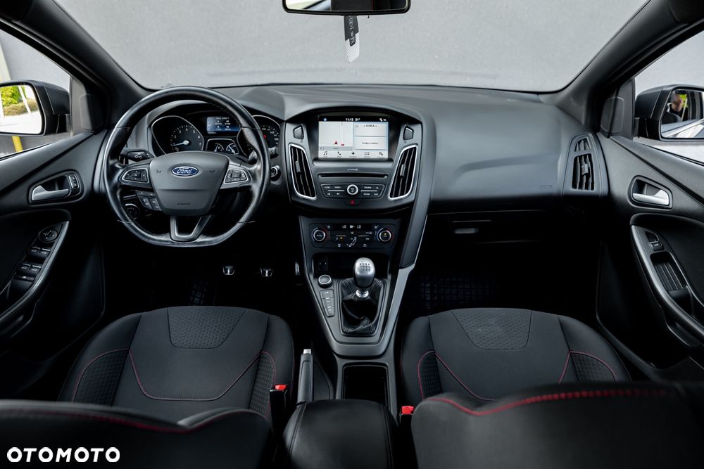Ford Focus 1.0 EcoBoost Start-Stopp-System ST-Line - 28