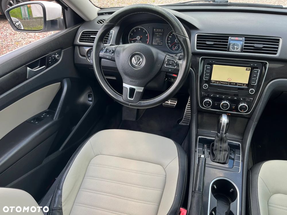 Volkswagen Passat - 18