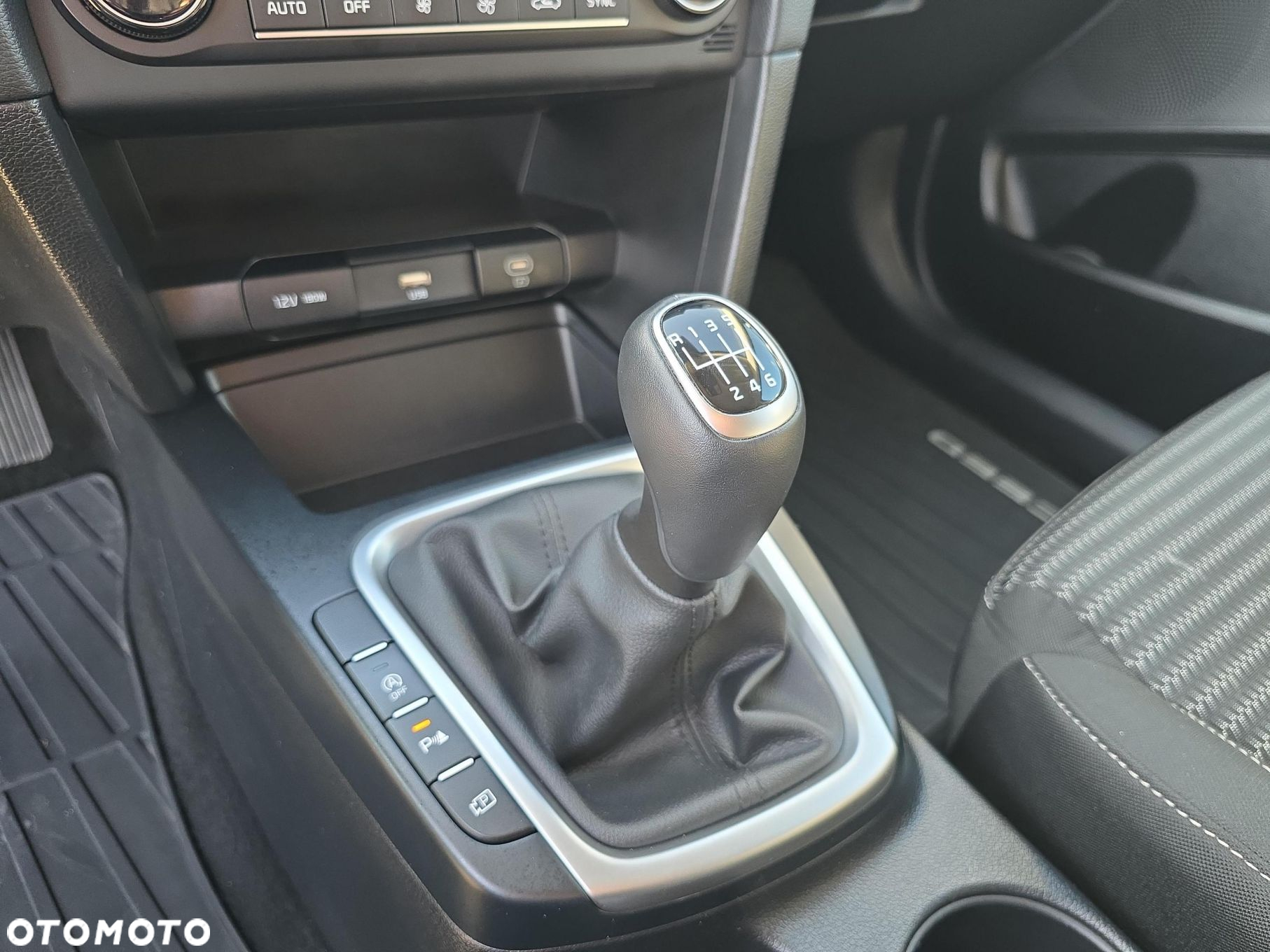 Kia Ceed 1.5 T-GDI M - 27