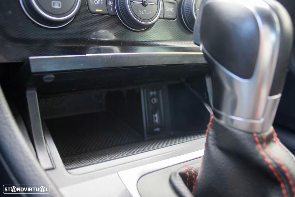 VW Golf 2.0 TSi GTi DSG - 33