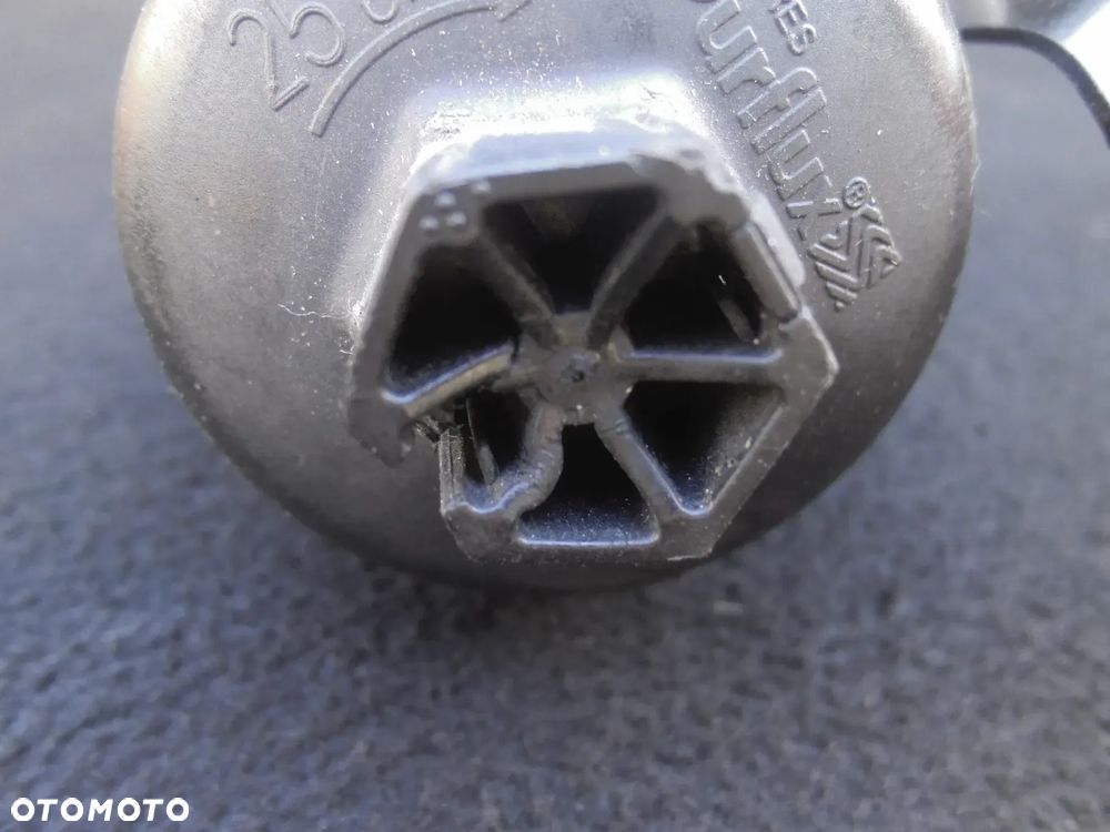 PODSTAWA FILTRA OLEJU V755852180 PEUGEOT MINI CITROEN 1.4 1.6 VTI POSIADAM 2SZT - 3