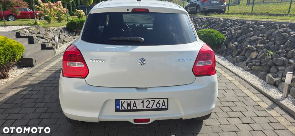 Suzuki Swift 1.2 Premium Plus CVT - 10