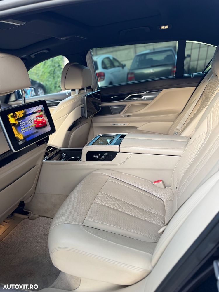 BMW Seria 7 730Ld xDrive - 12