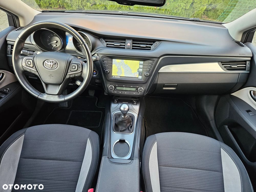 Toyota Avensis - 23