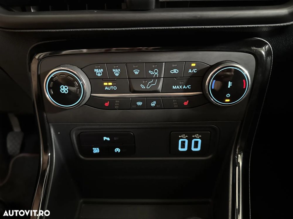 Ford EcoSport - 18