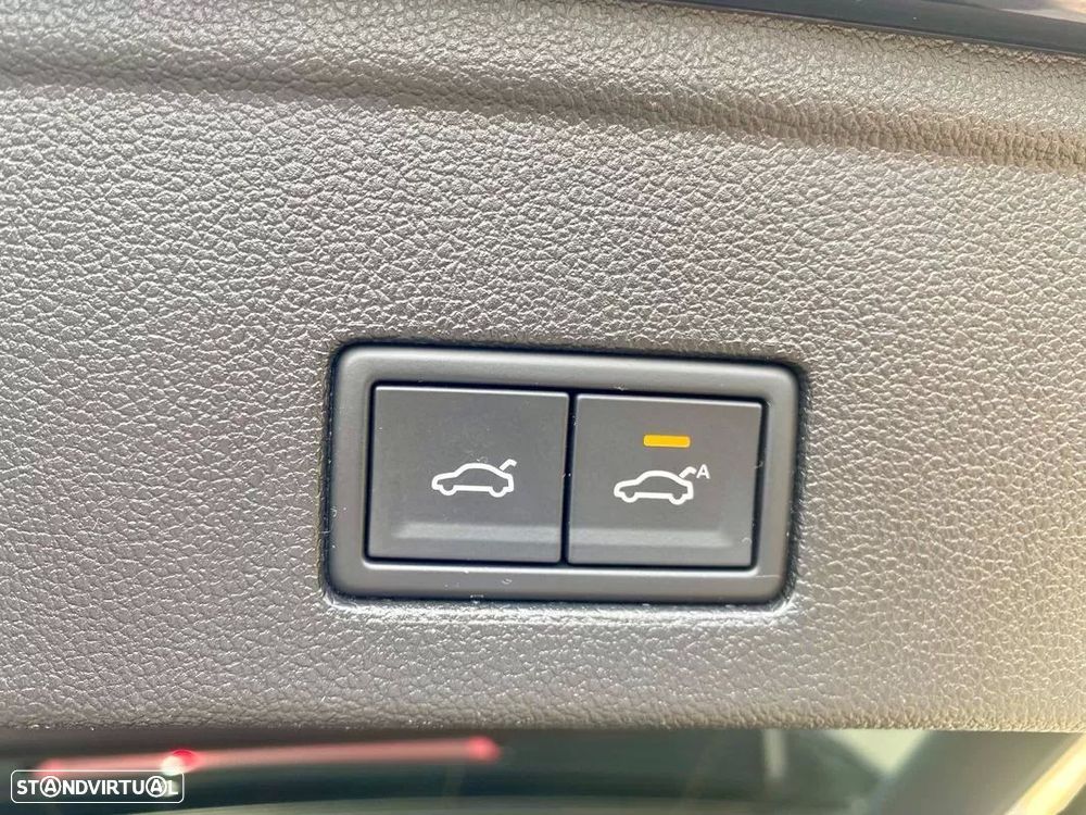 VW Touareg 3.0 TDI V6 Elegance Plus - 24