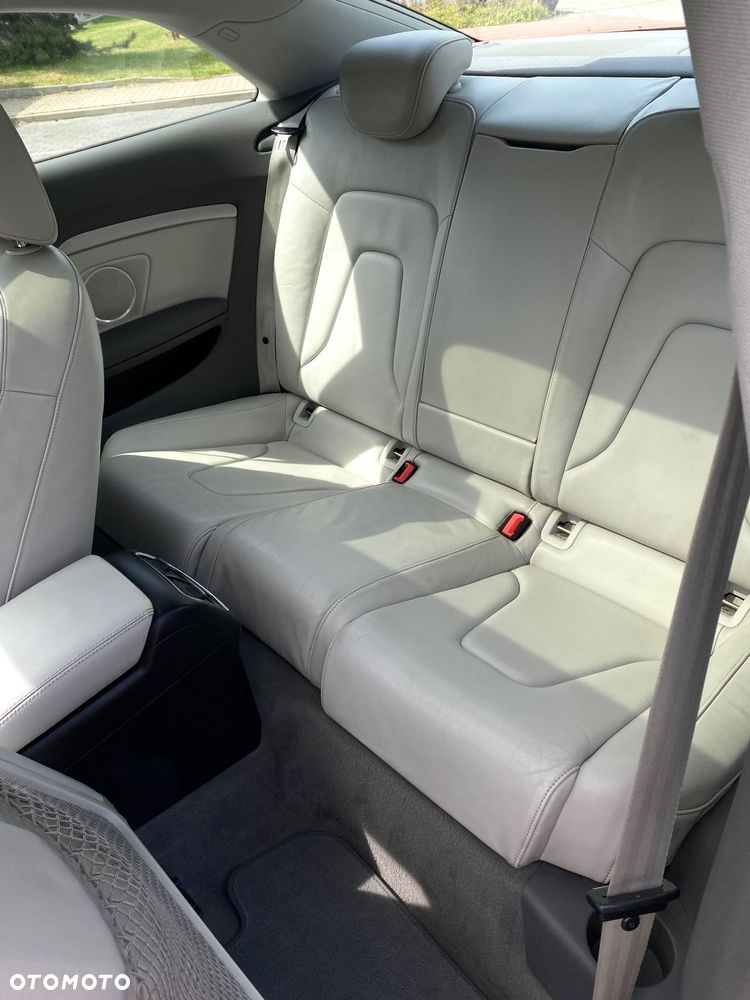 Audi A5 Coupé 2.7 TDI Multitronic - 11