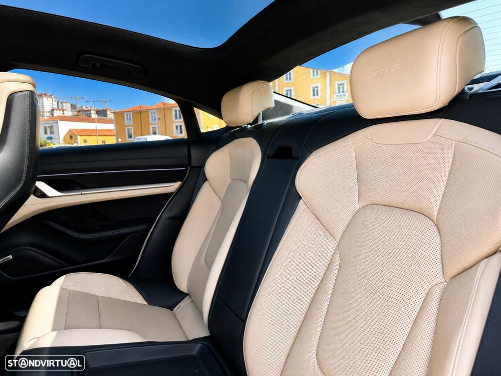 Porsche Taycan Turbo - 8