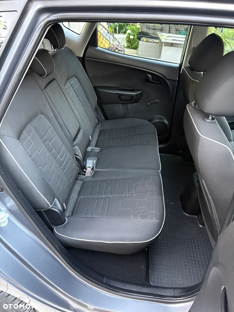 Kia Venga 1.6 M - 22