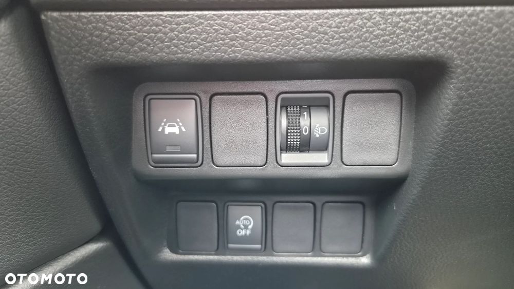 Nissan Qashqai 1.3 DIG-T N-WAY - 23