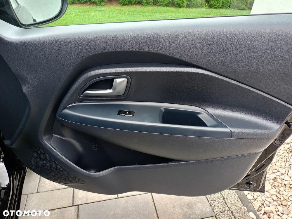 Kia Rio 1.2 Dream Team Edition - 27