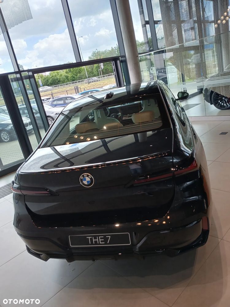 BMW Seria 7 740d xDrive mHEV sport - 11