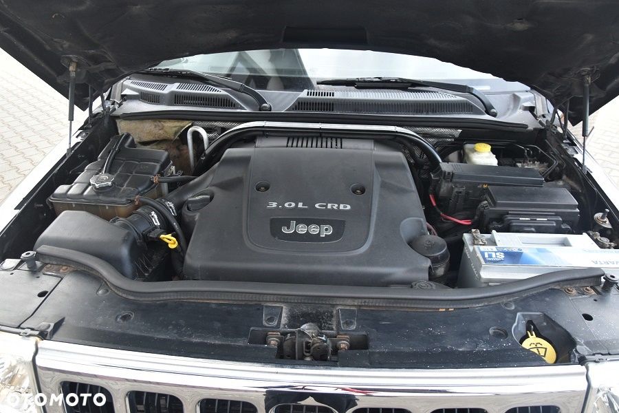 Jeep Commander 3.0 CRD DPF Automatik Limited - 32