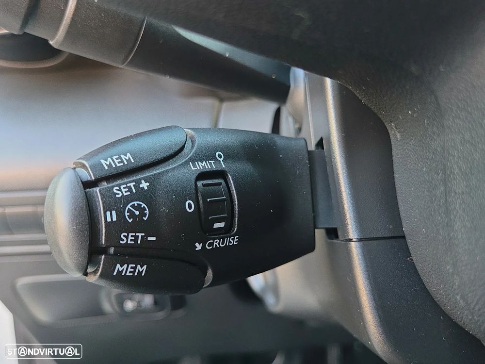 Citroën C3 Aircross 1.2 PureTech Shine - 32