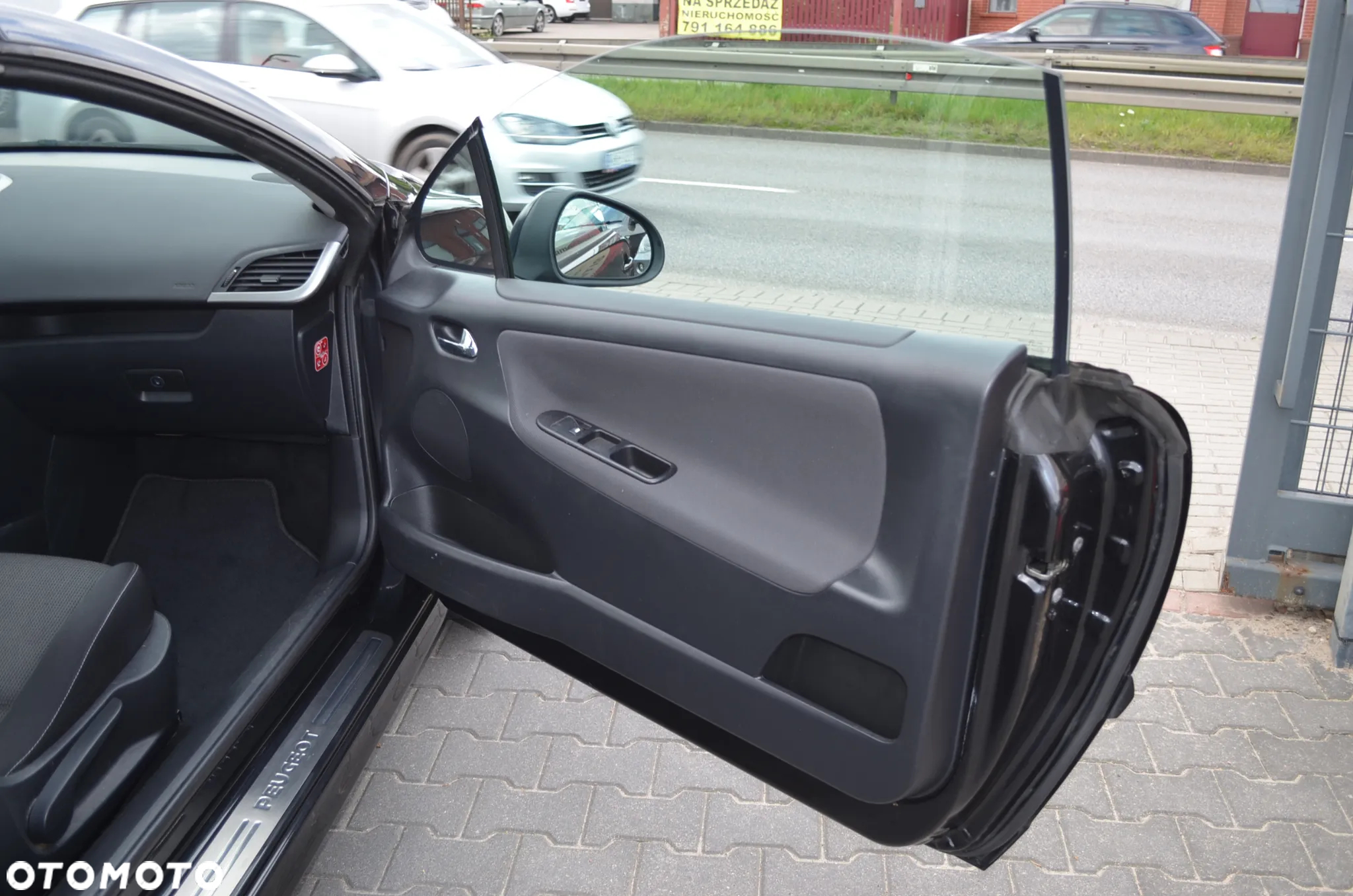 Peugeot 207 - 12