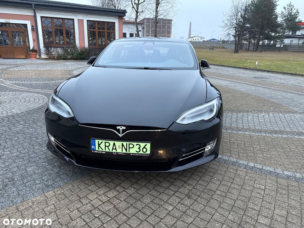 Tesla Model S - 3