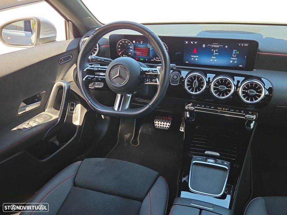 Mercedes-Benz A 250 e 8G-DCT AMG Line - 13