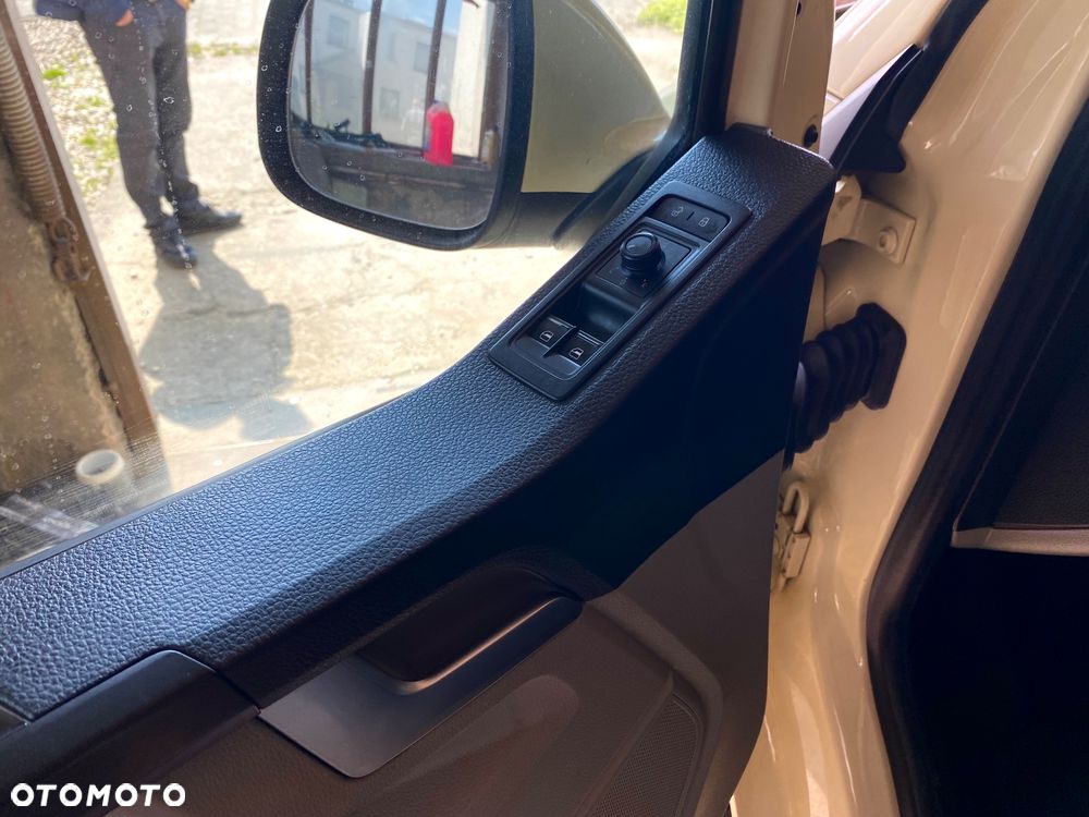 Volkswagen Transporter - 11