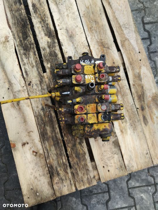 Rozdzielacz 6 sekcyjny Kramer 416 D21 VA06 27 L063 0361 - 7