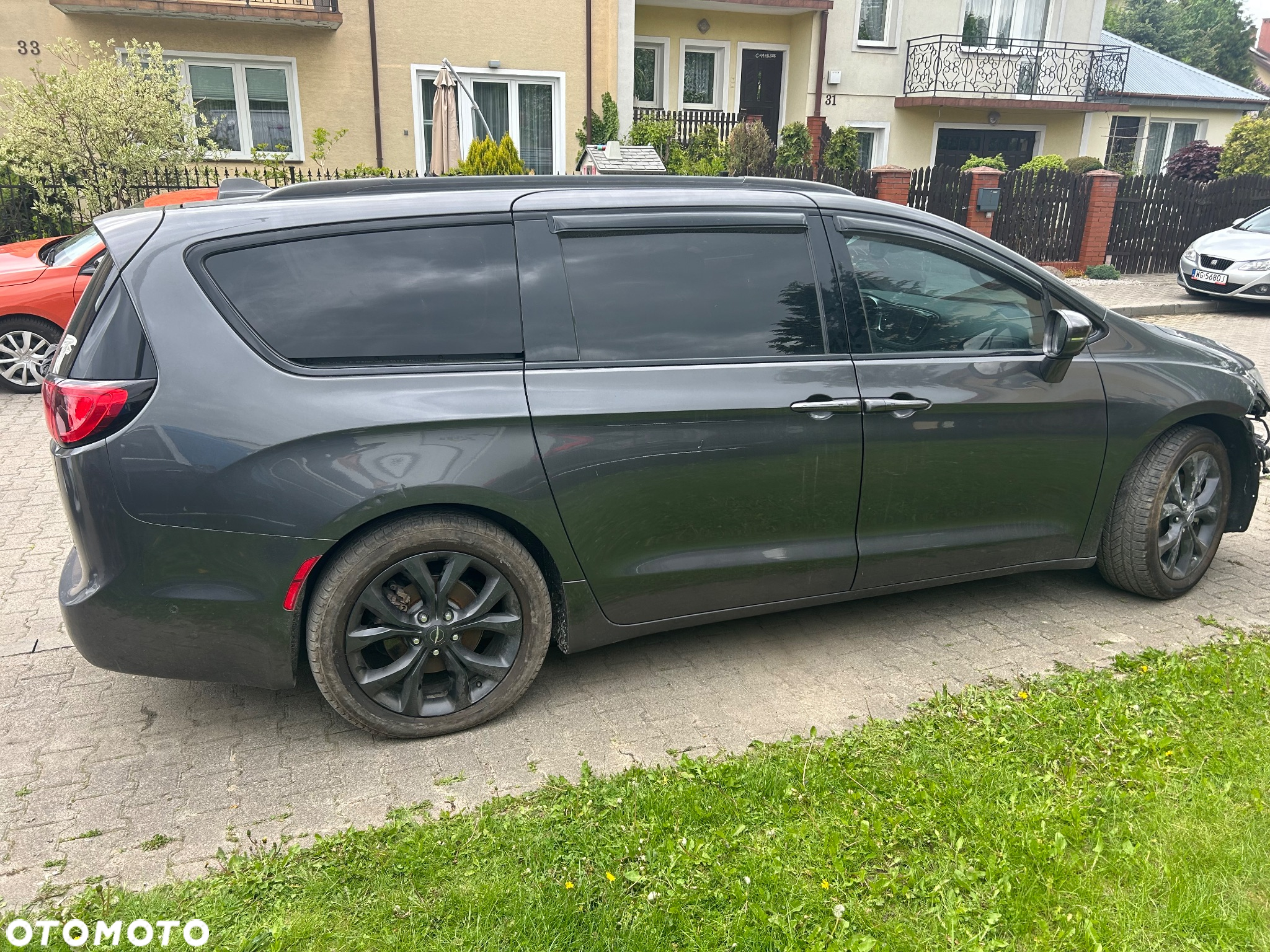 Chrysler Pacifica - 13