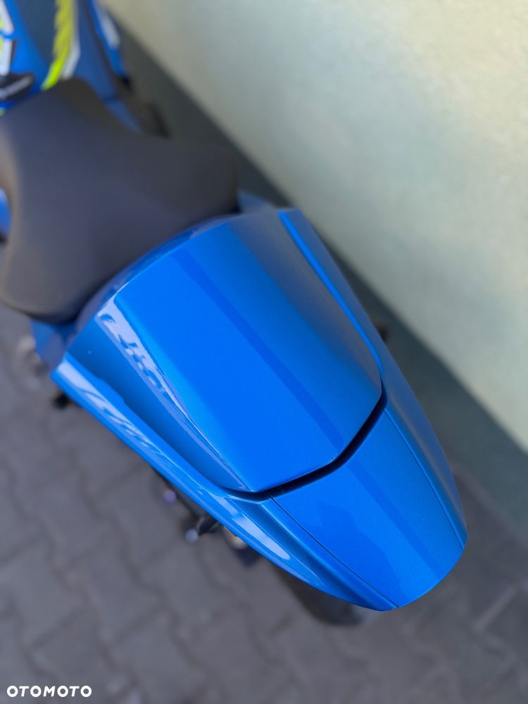Suzuki GSX-R - 22