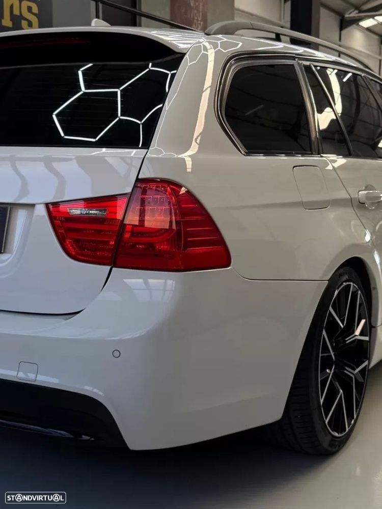 BMW 318 d Pack M - 17