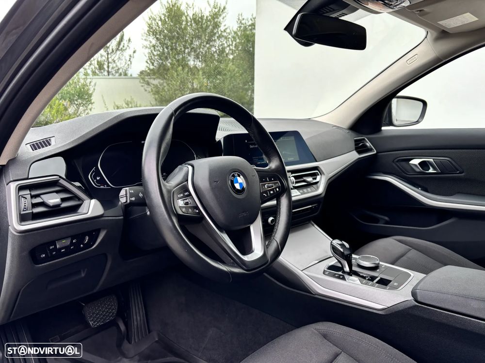 BMW 330 - 18