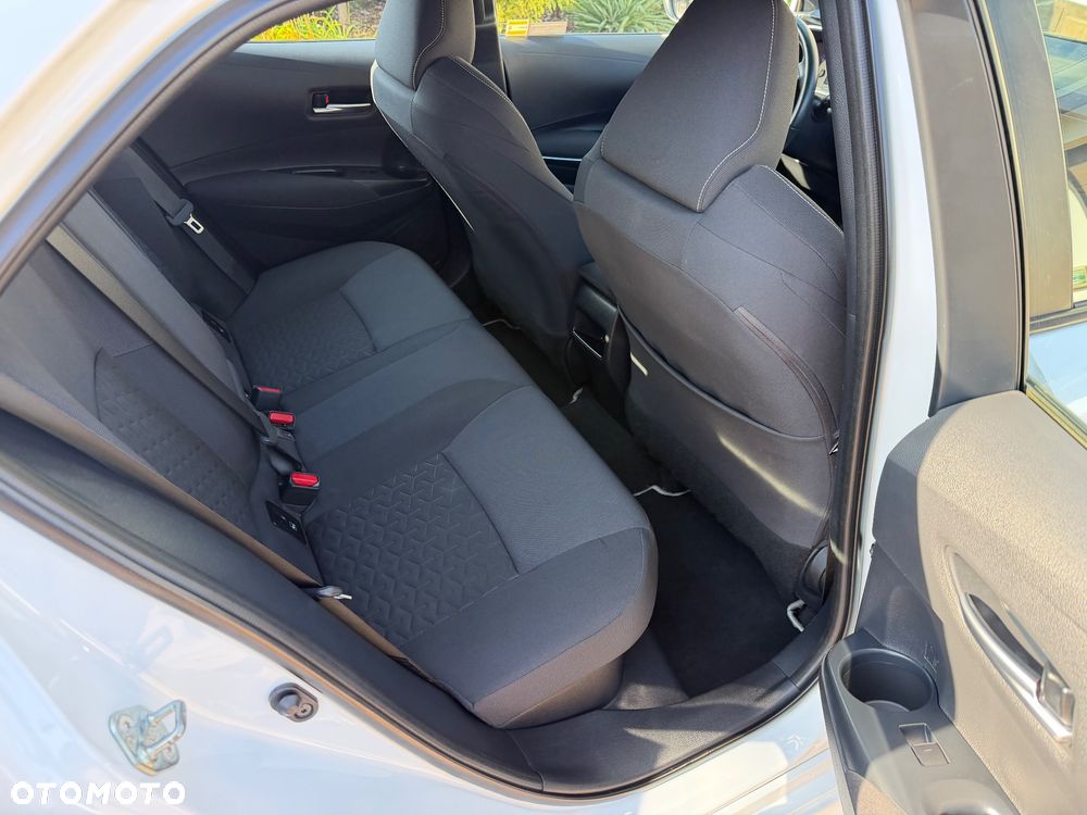 Toyota Corolla 1.8 Hybrid Comfort - 24