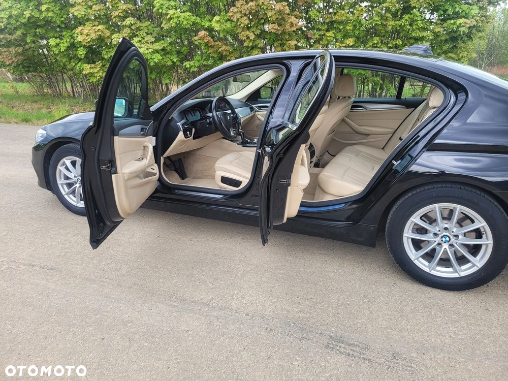 BMW Seria 5 520d Sport Line - 13