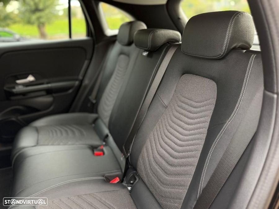 Mercedes-Benz GLA 180 - 19