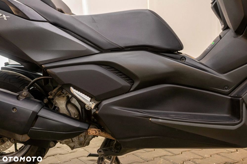 Yamaha X-max - 16
