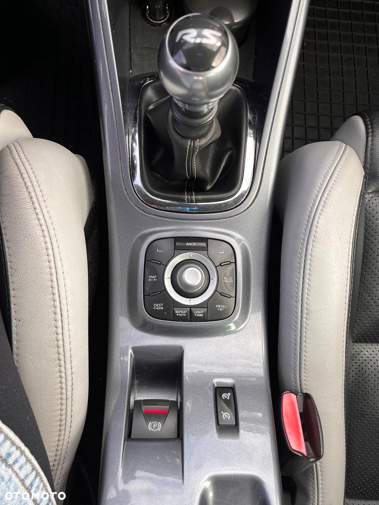 Renault Megane TCe 180 GT - 11
