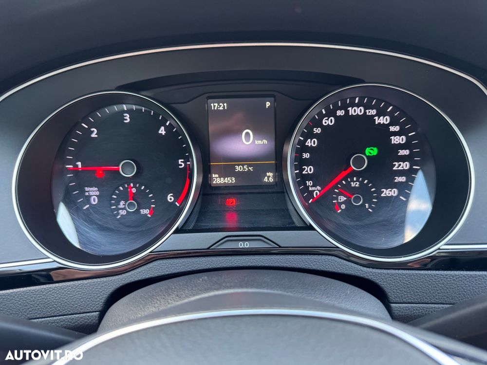 Volkswagen Passat 2.0 TDI DSG Comfortline - 19