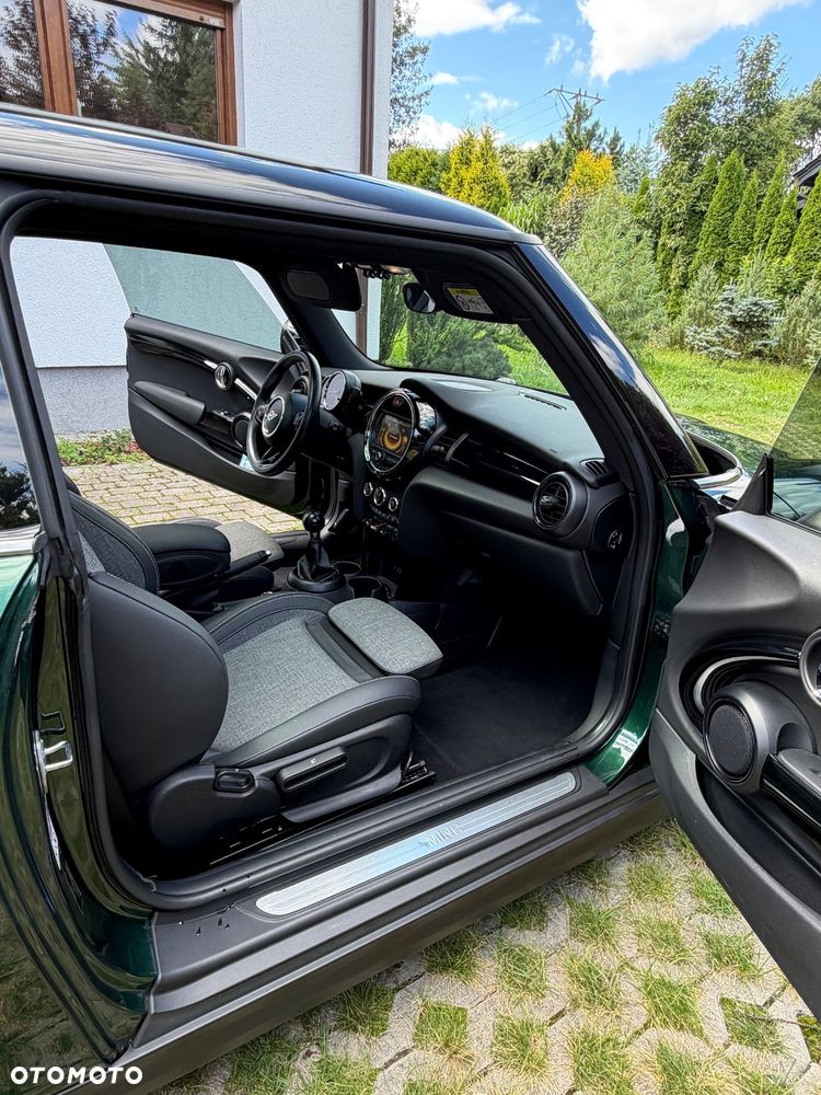 MINI Cooper Standard - 32