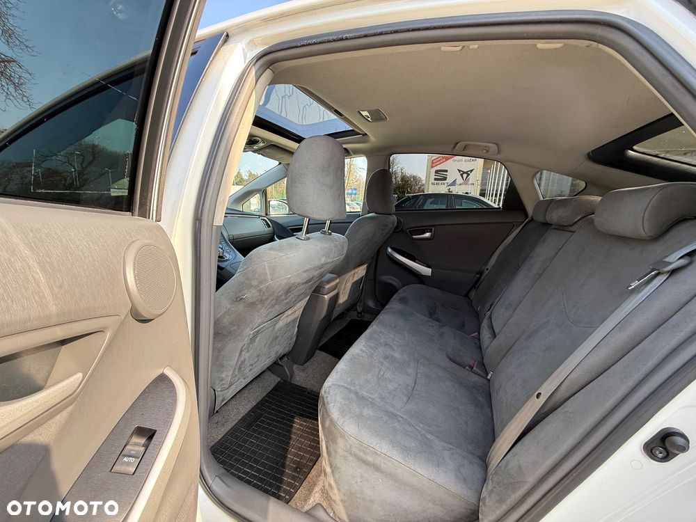 Toyota Prius 1.5 VVT-i Sol - 11