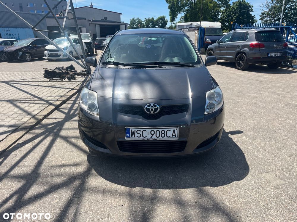 Toyota Auris 1.4 VVT-i - 2