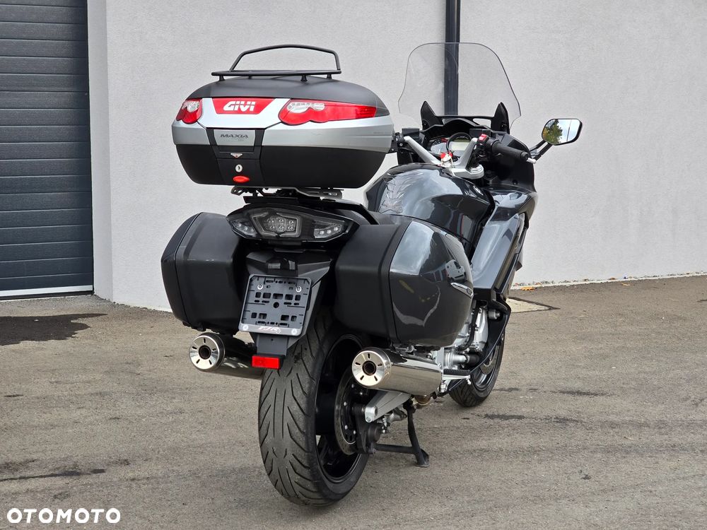 Yamaha FJR - 17