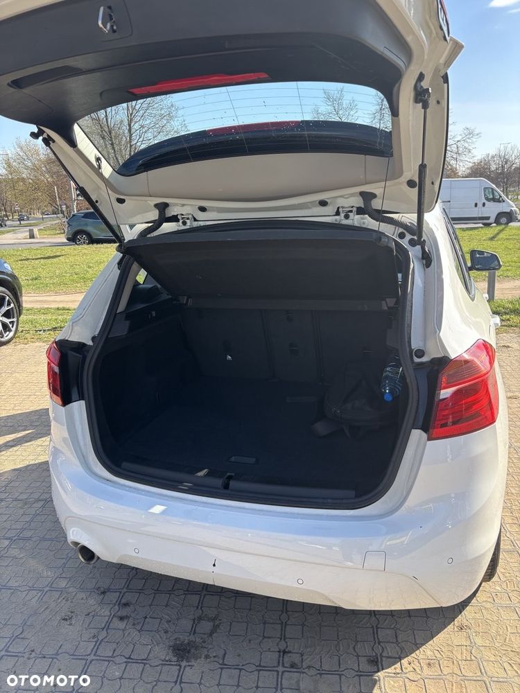 BMW Seria 2 216d - 12