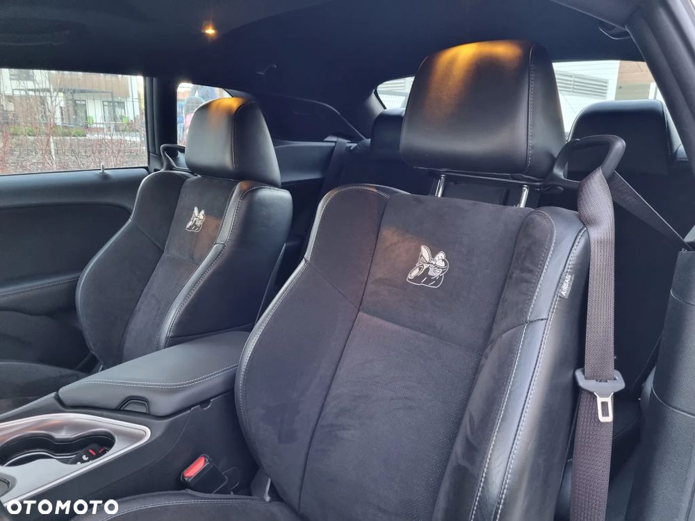 Dodge Challenger 6.4 Scat Pack - 14