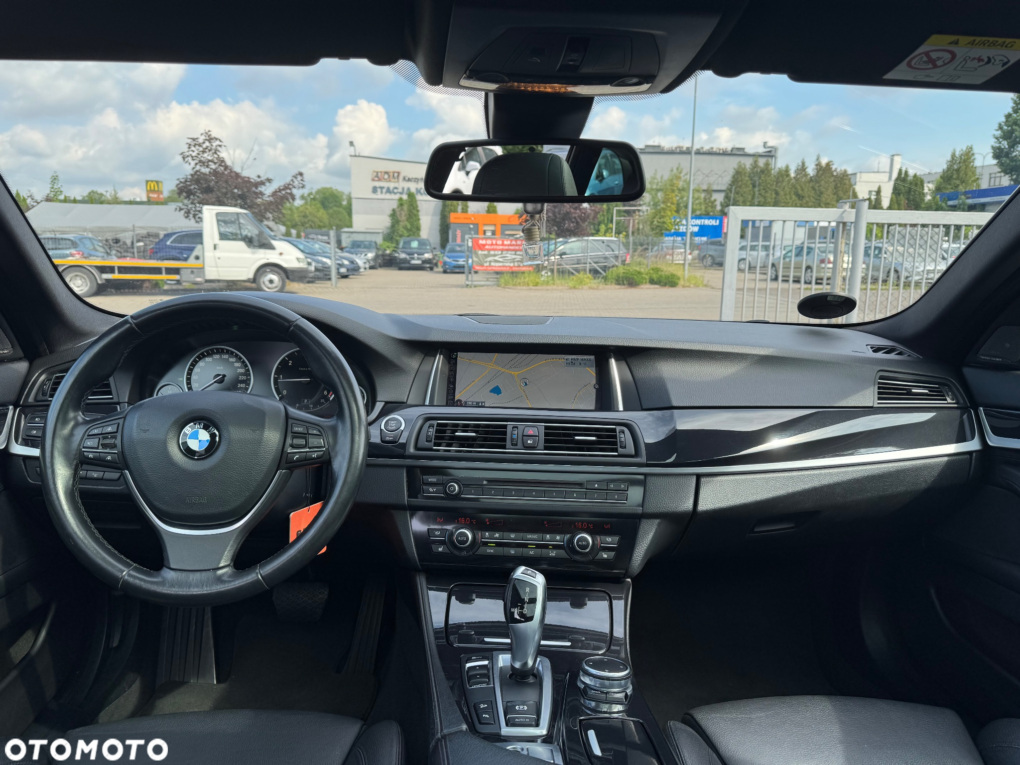 BMW Seria 5 520d xDrive - 31