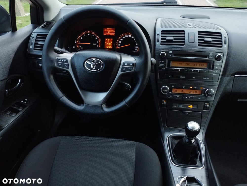 Toyota Avensis - 13