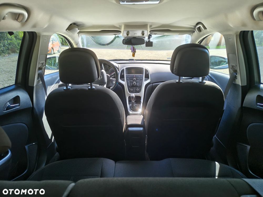 Opel Astra 1.6 Turbo Cosmo - 24