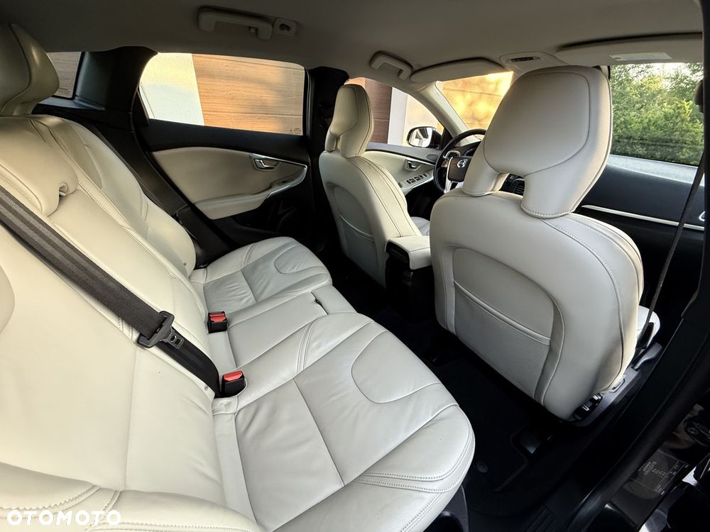 Volvo V40 T3 - 25