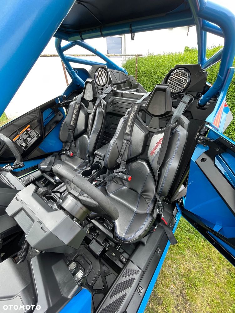 Polaris RZR - 12