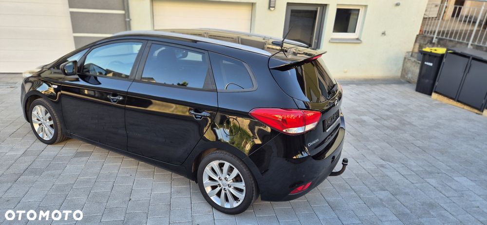 Kia Carens - 3