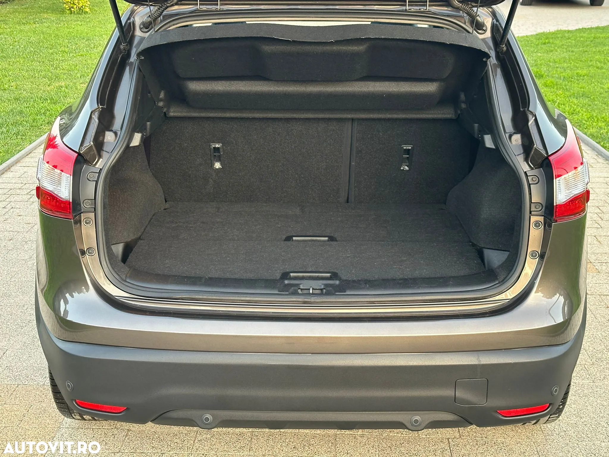 Nissan Qashqai 1.5 DCI Start/Stop Tekna - 28