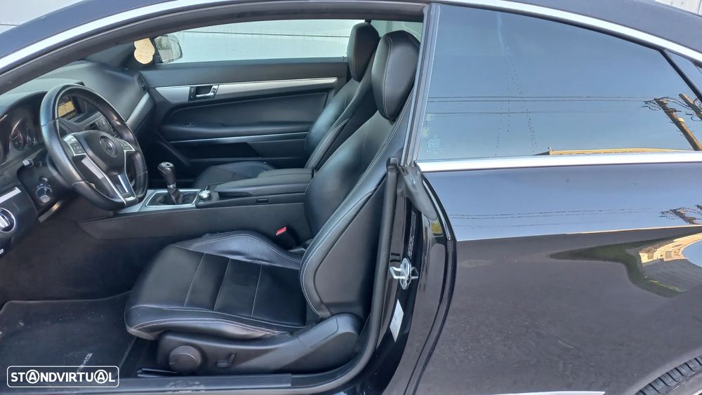 Mercedes-Benz E 220 CDi Avantgarde BlueEfficiency - 3