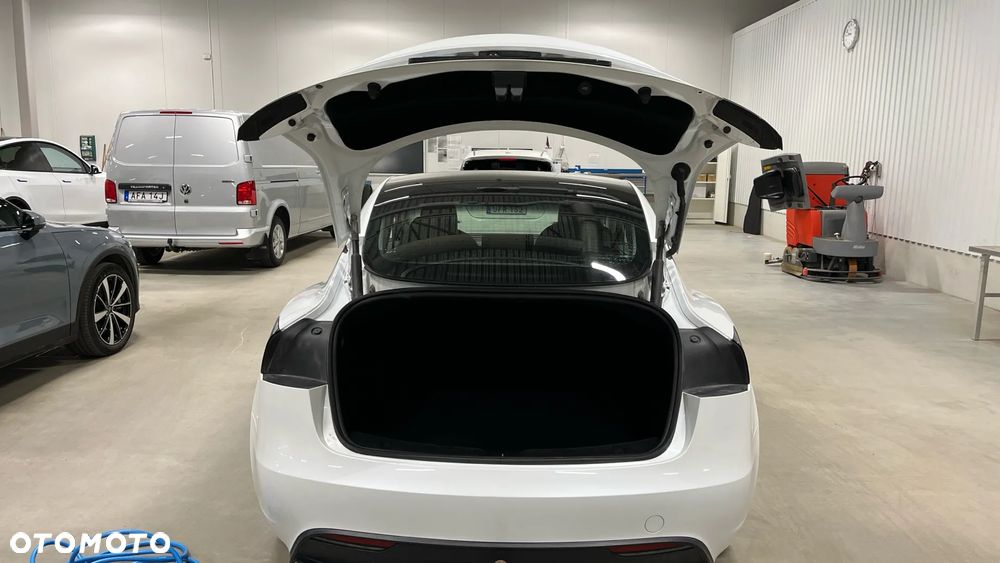 Tesla Model 3 Langstreckenbatterie Allradantrieb Dual Motor - 16