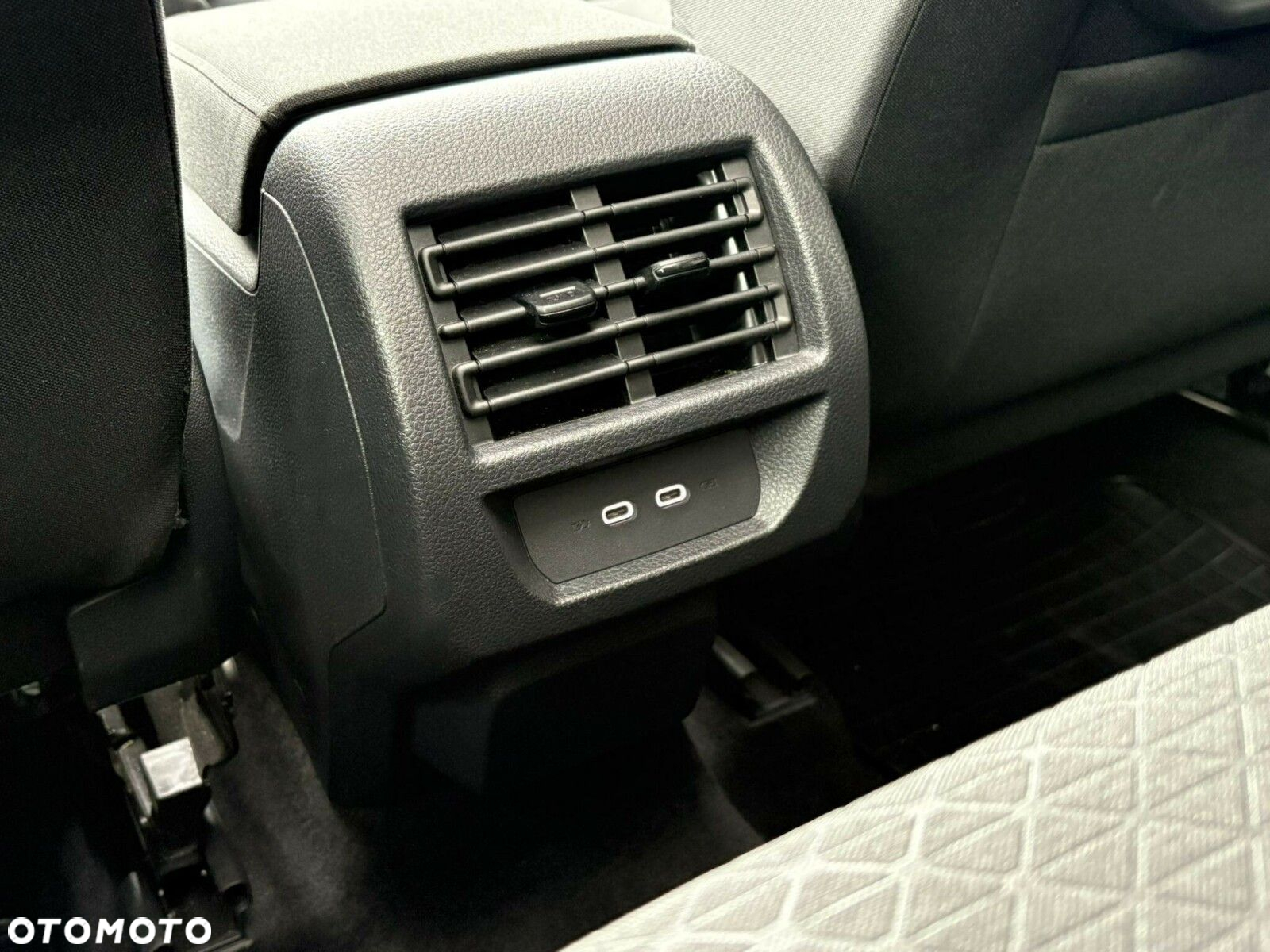 Ford Tourneo Connect 2.0 EcoBlue Titanium - 15
