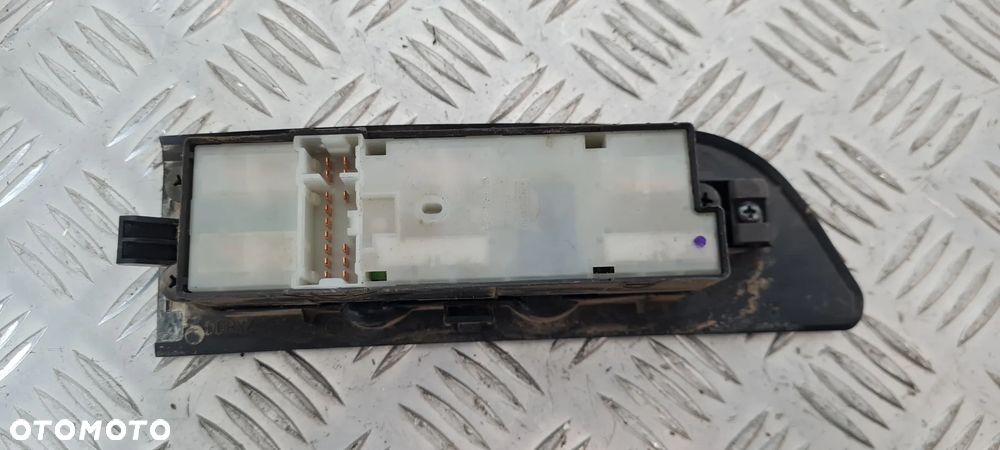 Nissan Terrano II Przełącznik Szyb Lewy Przód - 4